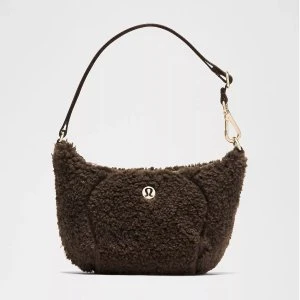 lululemon 毛絨包款新品